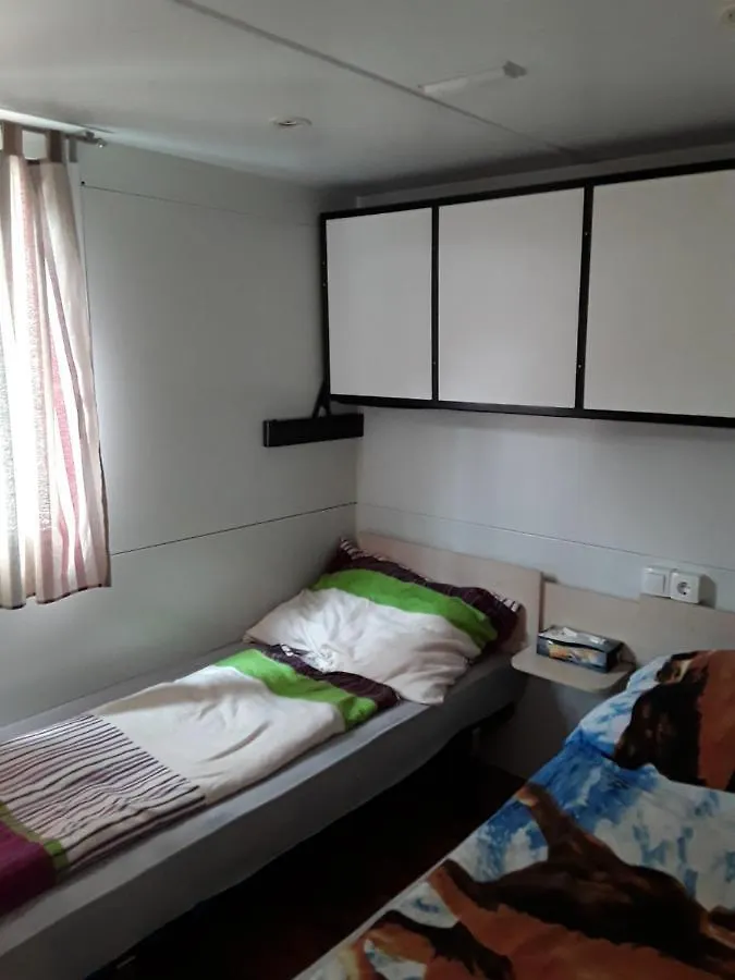 キャンプ場 Mobilhome Privlaka プリヴラカ